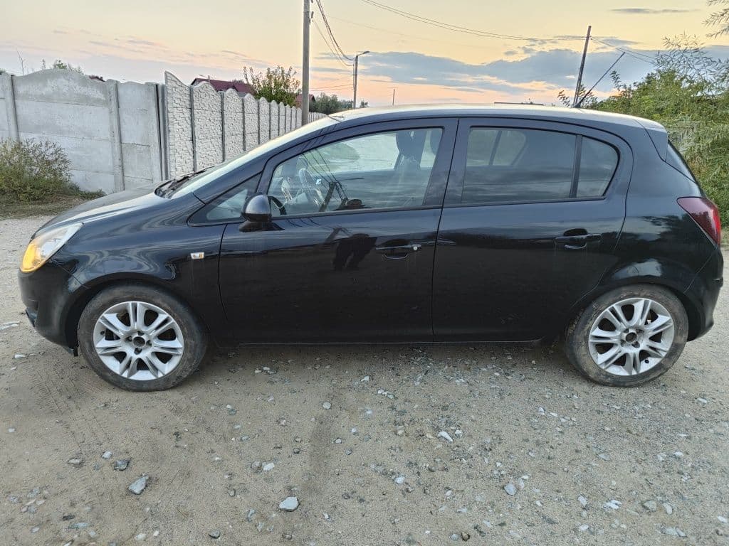 Opel Corsa D 2010 1.4i Benzină Euro 5 Craiova - 1
