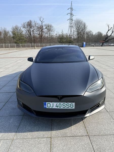 Tesla Model S 75D - 1