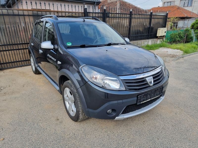 Dacia Sandero Stepway, Motor 1.6 benzina ,Anul 2011 - 1